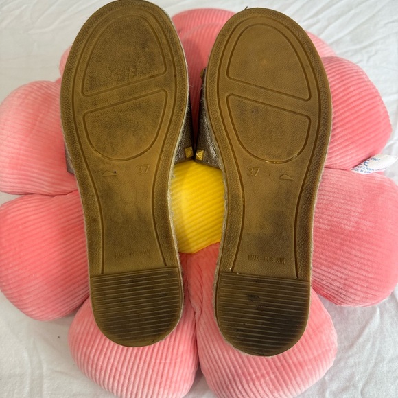 Vidoretta Metallic Slide Sandals with Gold Accents - Picture 5 of 6